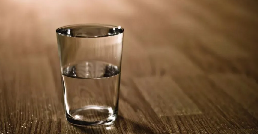 白酒的酒杯该怎么选?品酒之后如何清洗、保存白酒的酒杯?